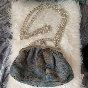 Shoulder bag with chain